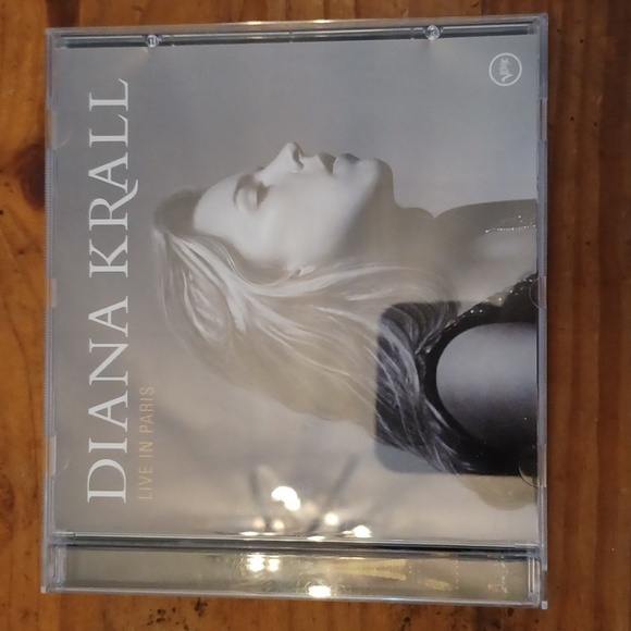 Diana Krall Live in Paris - Picture 1 of 4
